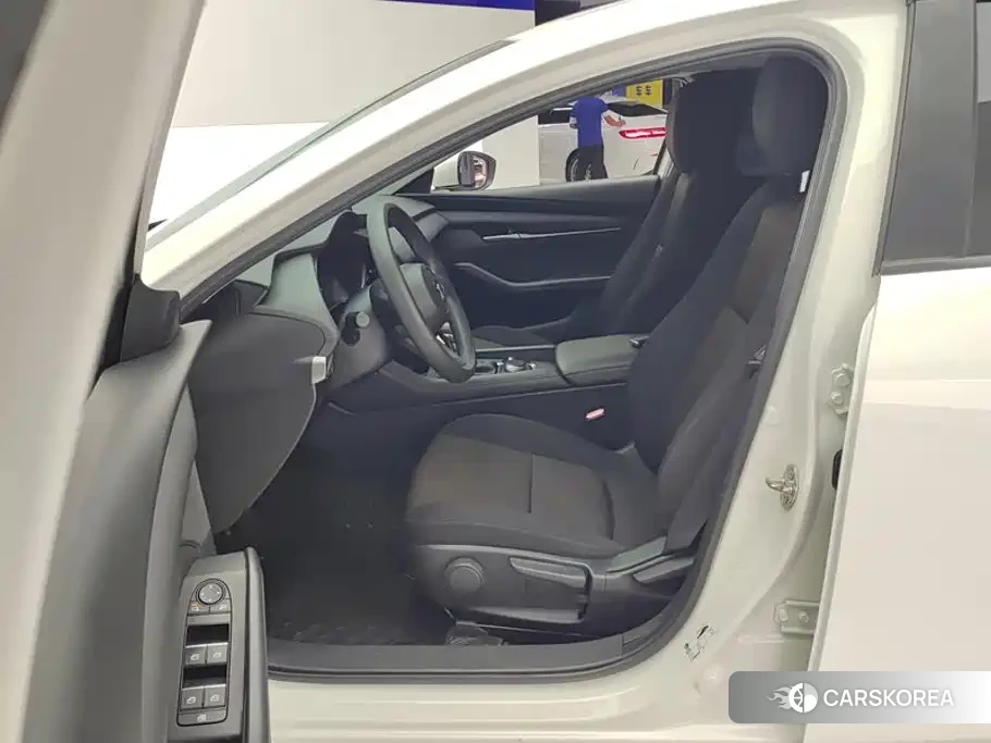 Mazda 3 2022 Белый из Китая, фото 3