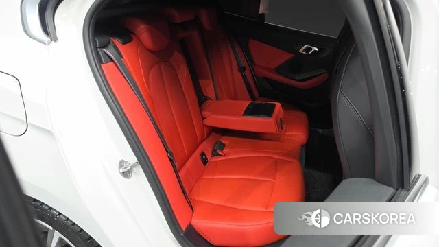 BMW 1 Series (F40) 2023 Белый из Кореи, фото 3