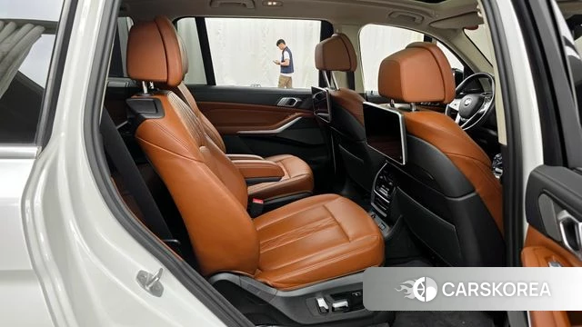 BMW X7 (G07) 2022 Белый из Кореи, фото 3