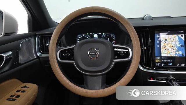 Volvo V60 Cross-Country 2nd Generation 2020 Жемчужный цвет из Кореи, фото 3