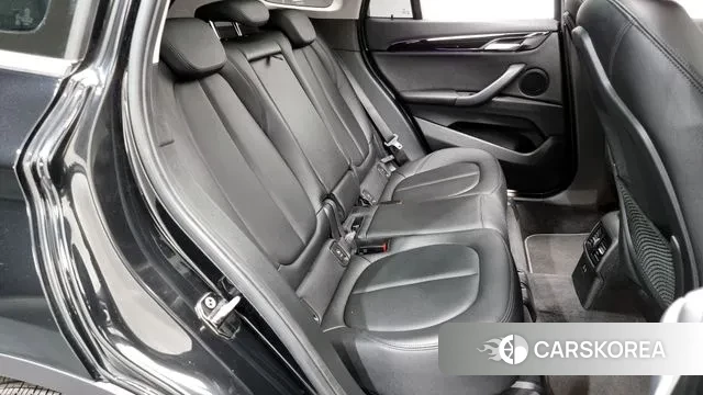 BMW X1 (F48) 2021 Черный из Кореи, фото 3