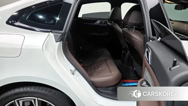 BMW i4 2022 Белый из Кореи, фото 3