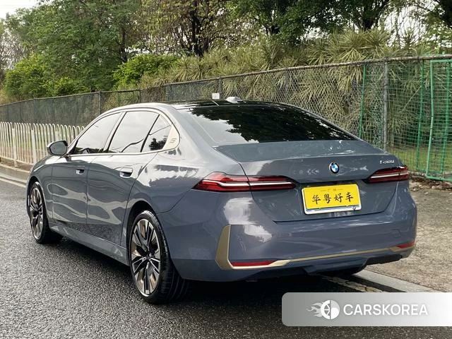 BMW 5 series 2025 Темно-серый из Китая, фото 3