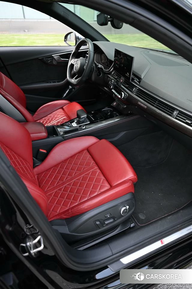 Audi S4 2021 Черный из Китая, фото 3