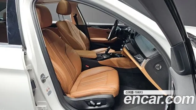 BMW 5 Series (G30) 2018 Белый из Кореи, фото 3