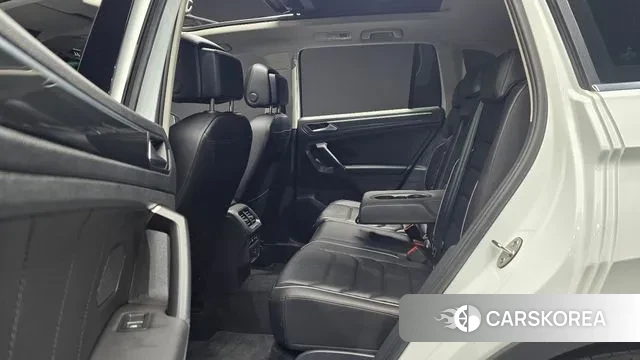 Volkswagen Tiguan second Generation 2023 Белый из Кореи, фото 3