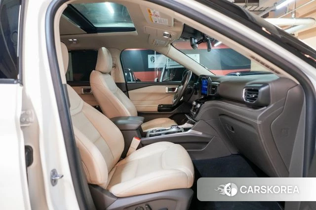 Ford Explorer 6th Generation 2021 Белый из Кореи, фото 3