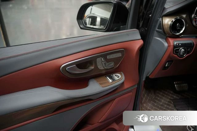 Mercedes-Benz V-class id 4209876 из Китая 3