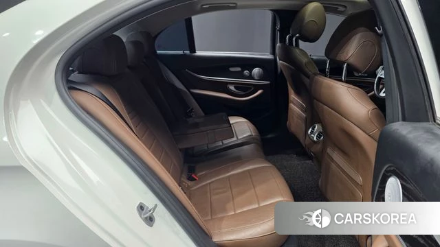 Mercedes-Benz E-Class W213 2019 Белый из Кореи, фото 3