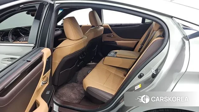 Lexus ES300h 7th generation 2019 Песочный из Кореи, фото 3