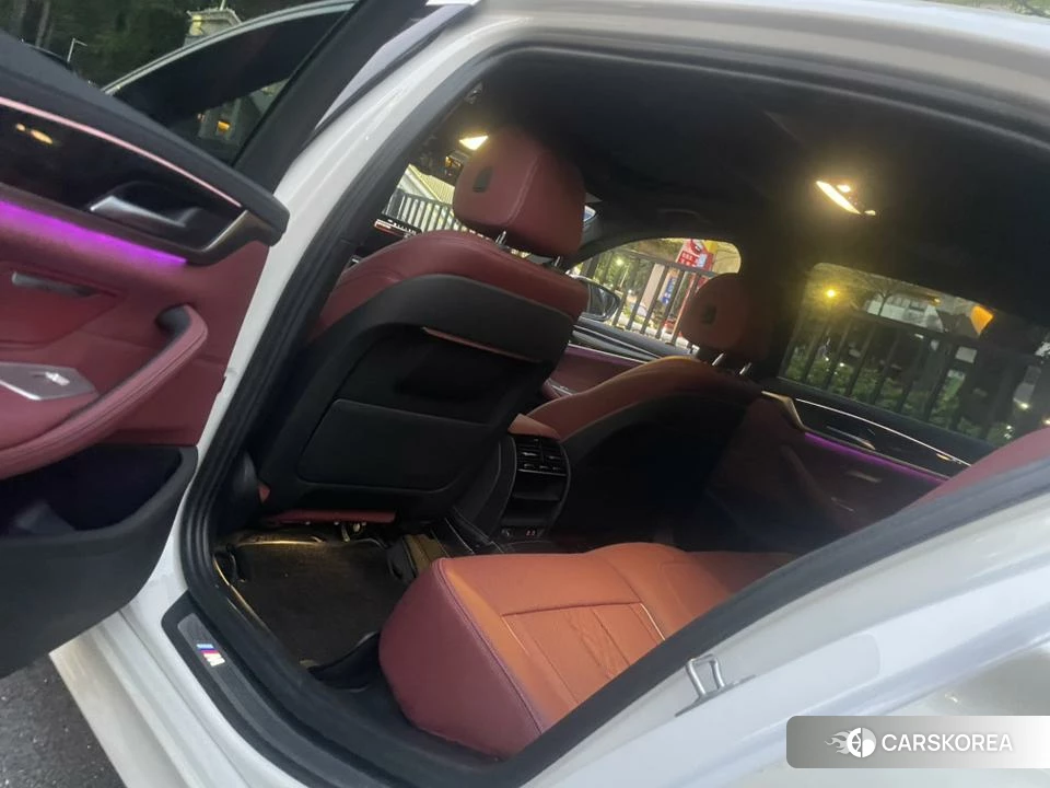 BMW 5 series 2022 Белый из Китая, фото 3