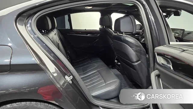 BMW 5 Series (G30) 2023 Черный из Кореи, фото 3