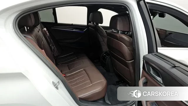 BMW 5 Series (G30) 2022 Белый из Кореи, фото 3