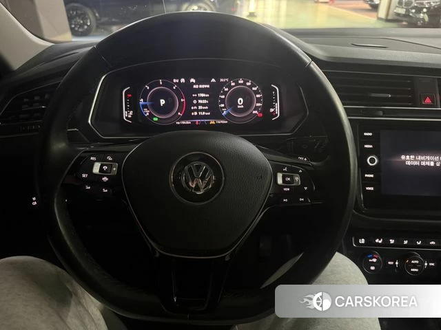 Volkswagen Tiguan Allspace 2020 Черный из Кореи, фото 3