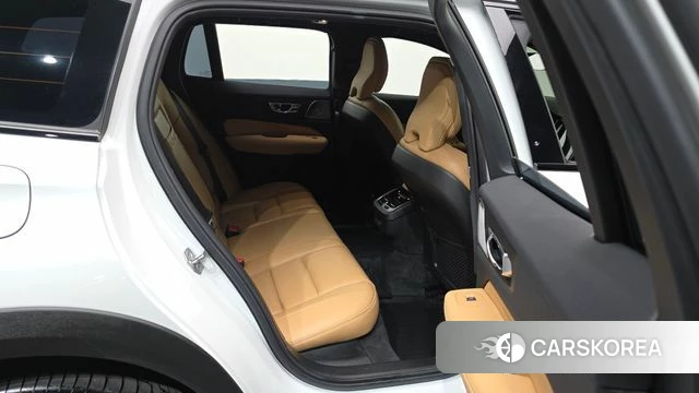 Volvo V60 Cross-Country 2nd Generation 2020 Белый из Кореи, фото 3