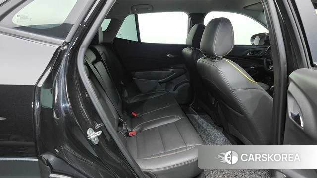 Chevrolet (GM Daewoo) Trax Crossover 2024 Черный из Кореи, фото 3
