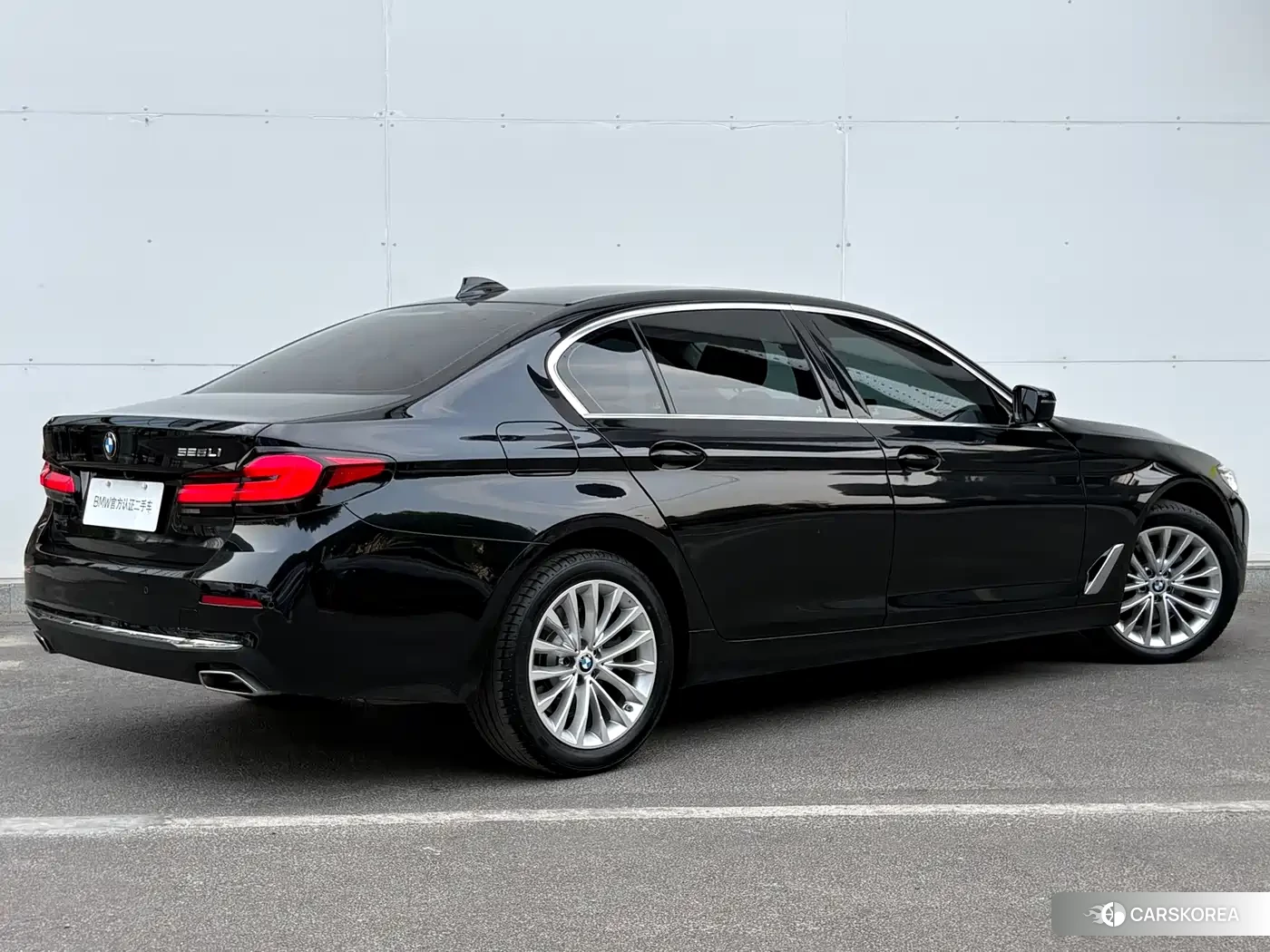 BMW 5 series 2022 Черный из Китая, фото 3