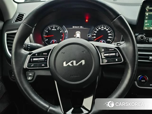 Kia Seltos 2022 Белый из Кореи, фото 3