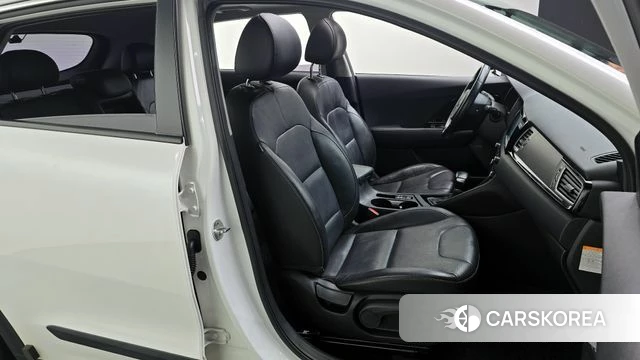 Kia Niro 2018 Белый из Кореи, фото 3
