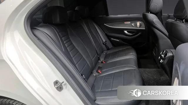 Mercedes-Benz E-Class W213 2022 Белый из Кореи, фото 3