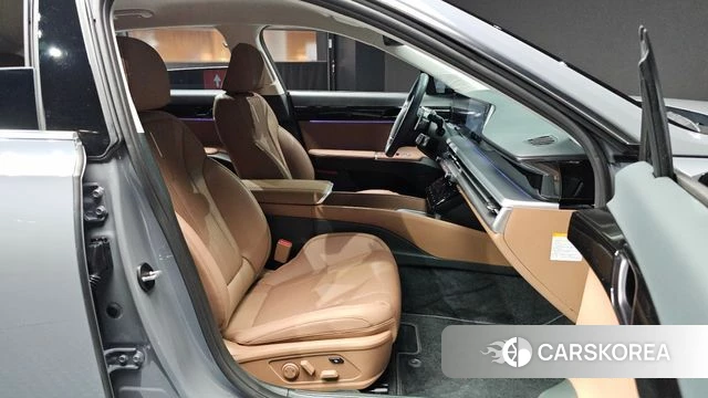 Hyundai Grandeur Hybrid (GN7) 2024 Серебристо-серый из Кореи, фото 3