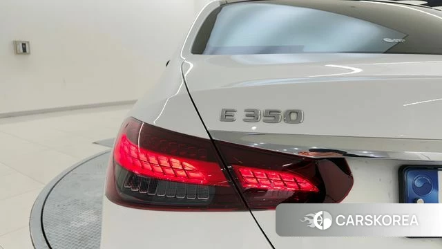 Mercedes-Benz E-Class W213 2022 Белый из Кореи, фото 3