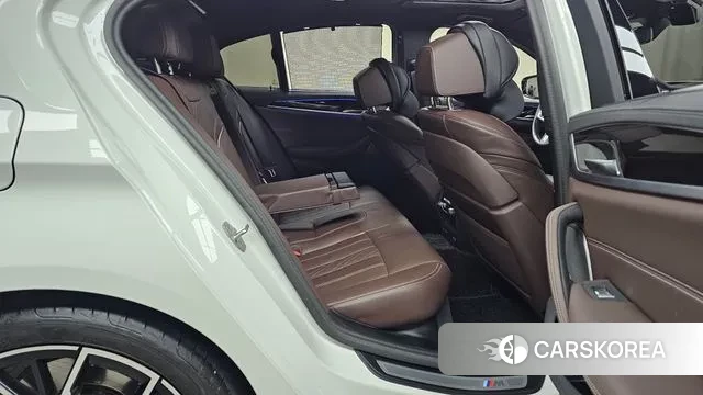 BMW 5 Series (G30) 2023 Белый из Кореи, фото 3