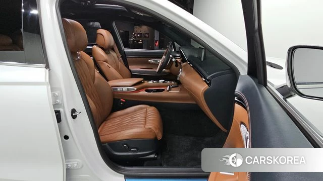 Genesis GV70 2023 Белый из Кореи, фото 3