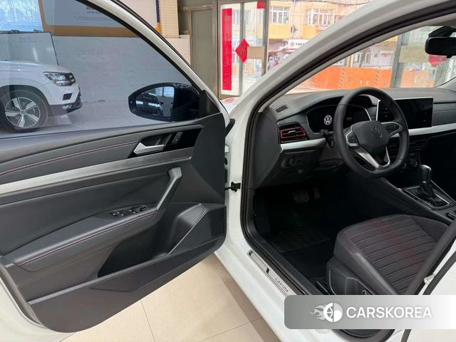 Volkswagen Lavida 2023 Белый из Китая, фото 3
