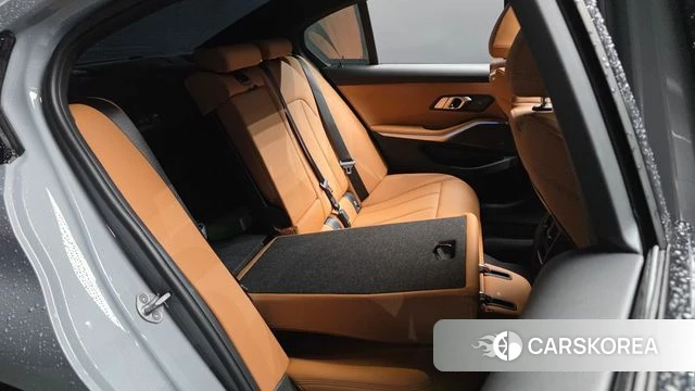 BMW 3 Series (G20) 2024 Цвет галактики из Кореи, фото 3