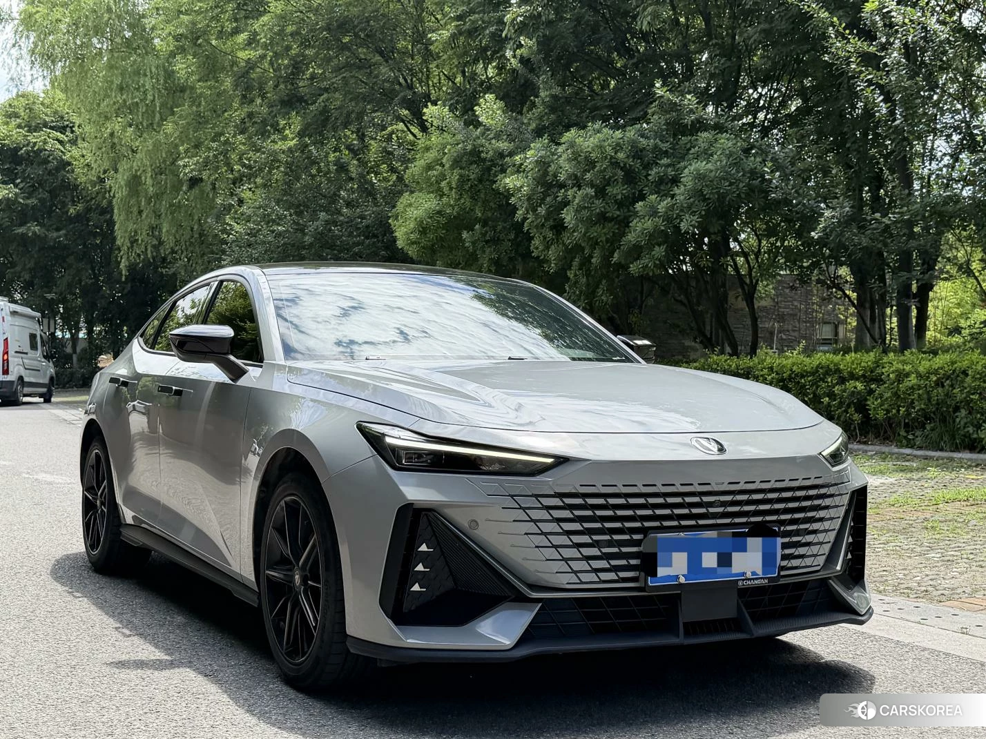 Chang'an UNI-V 2022 Серебристо-серый из Китая, фото 3