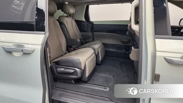 Kia The New Carnival 4th Generation 2024 Серебристо-серый из Кореи, фото 3