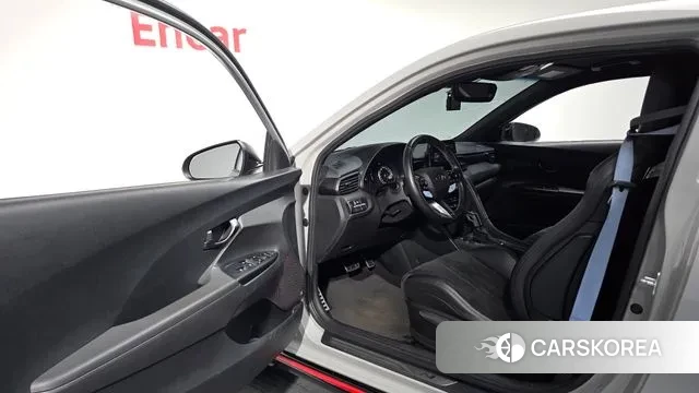 Hyundai Veloster (JS) 2021 Серебристо-серый из Кореи, фото 3
