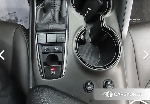 Toyota Camry (XV70) 2024 Белый из Кореи, фото 3