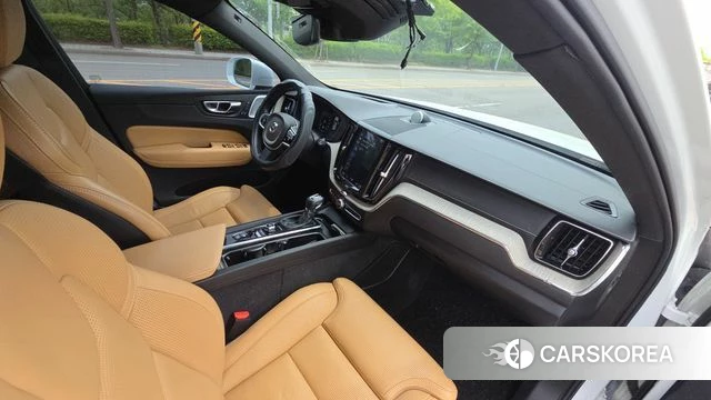 Volvo XC60 second Generation 2018 Белый из Кореи, фото 3