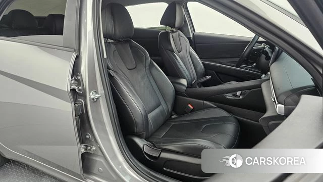 Hyundai Avante (CN7) 2020 Серебристо-серый из Кореи, фото 3