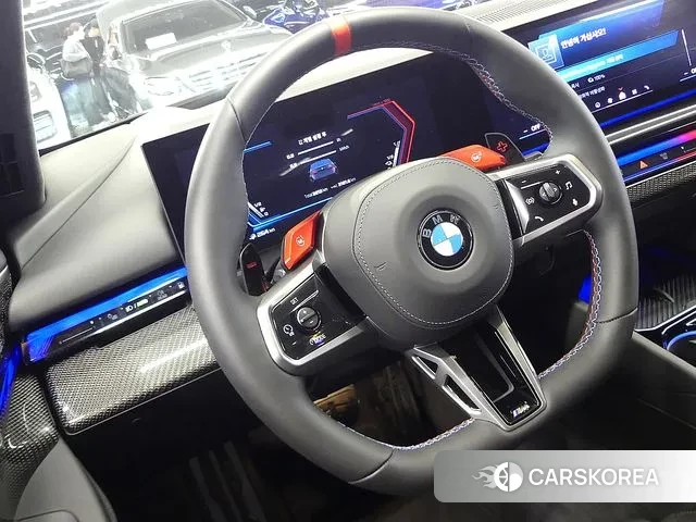 BMW M5 (G90) 2025 Черный из Кореи, фото 3