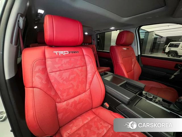 Toyota Sequoia 2023 Белый из Китая, фото 3