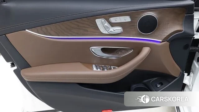 Mercedes-Benz E-Class W213 2022 Белый из Кореи, фото 3