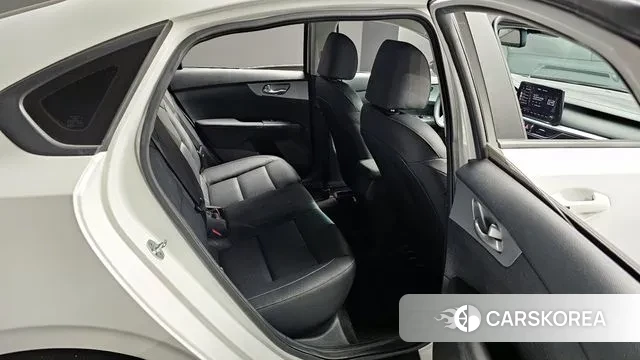 Kia The New K3 2nd generation 2022 Белый из Кореи, фото 3