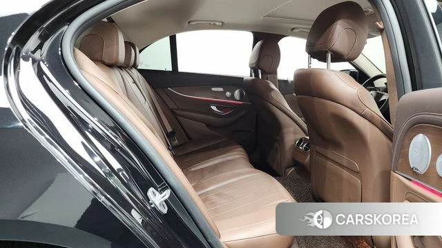 Mercedes-Benz E-Class W213 2018 Черный из Кореи, фото 3