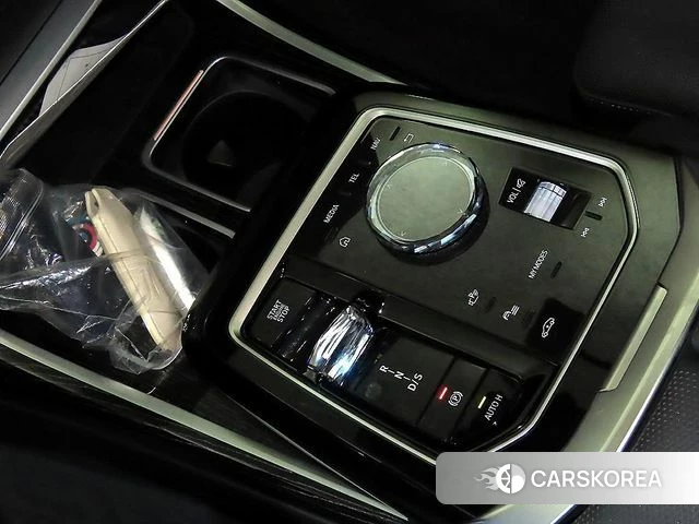 BMW 7 Series (G70) 2025 Серебряный из Кореи, фото 3