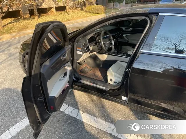 Audi A6 (C8) 2023 Черный из Кореи, фото 3