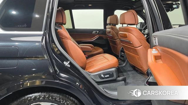 BMW X7 (G07) 2024 Черный из Кореи, фото 3