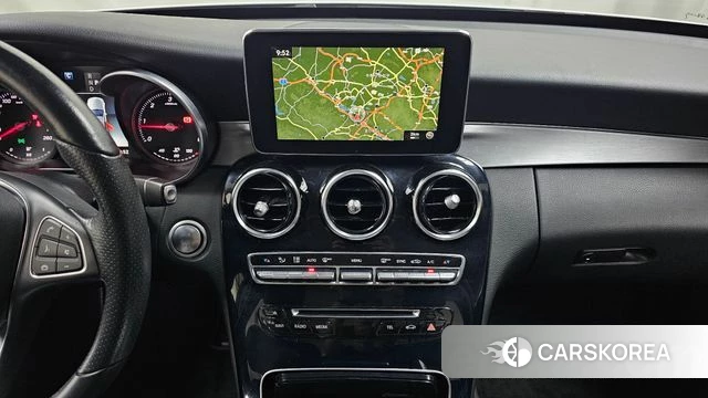 Mercedes-Benz C-Class W205 2018 Белый из Кореи, фото 3