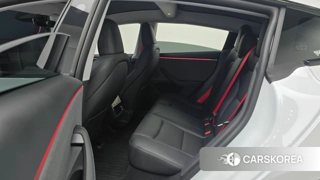 Tesla Model 3 2024 Белый из Кореи, фото 3