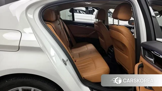 BMW 5 Series (G30) 2019 Белый из Кореи, фото 3