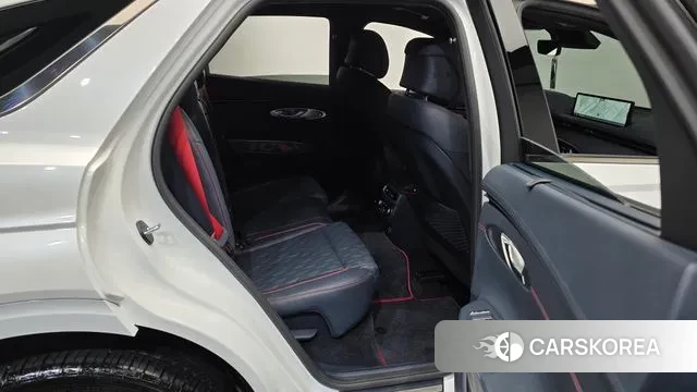 Genesis GV70 2024 Белый из Кореи, фото 3