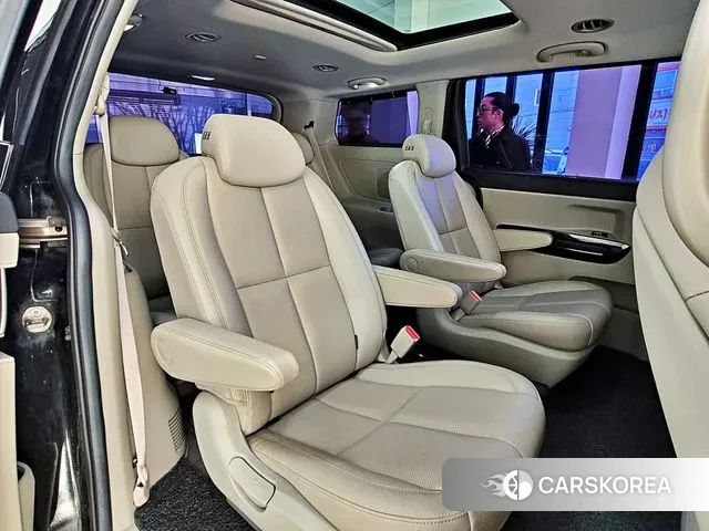 Kia The New Carnival 2018 Черный из Кореи, фото 3