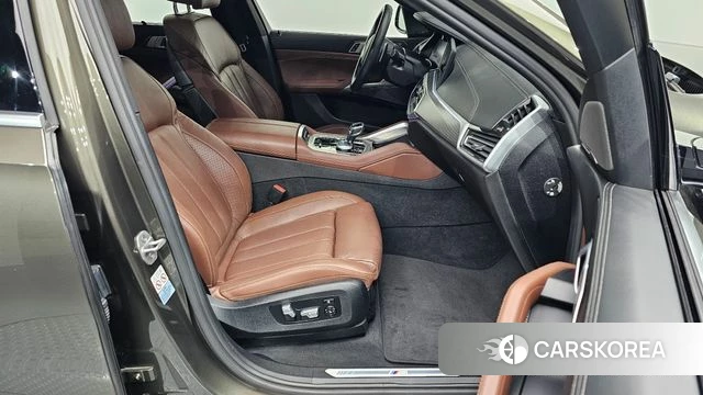 BMW X6 (G06) 2020 Темно-зеленый из Кореи, фото 3